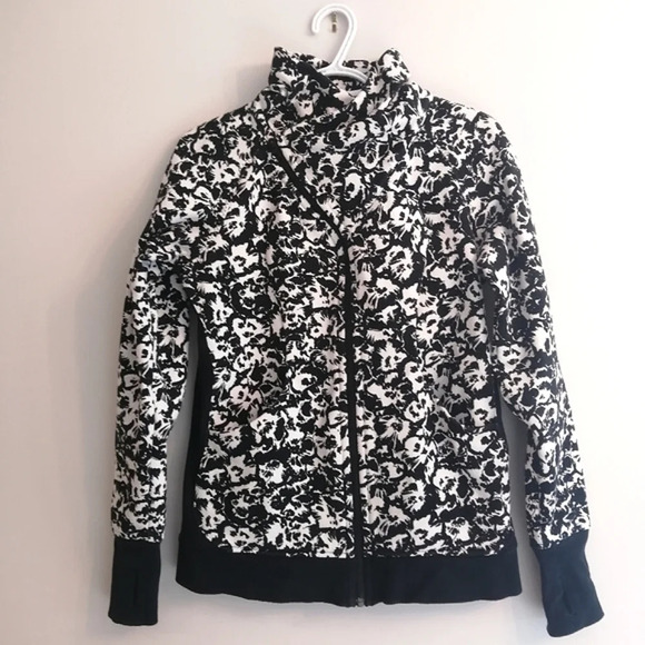 Lululemon Cozy Cuddle Up Sweatshirt Jacket Floral Fleece Lined Size 8 - Picture 3 of 16